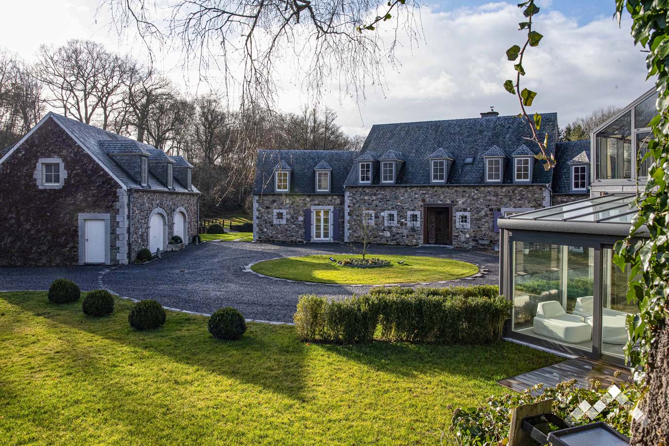 LA DEMEURE DU RUISSEAU (18 pers.) -10