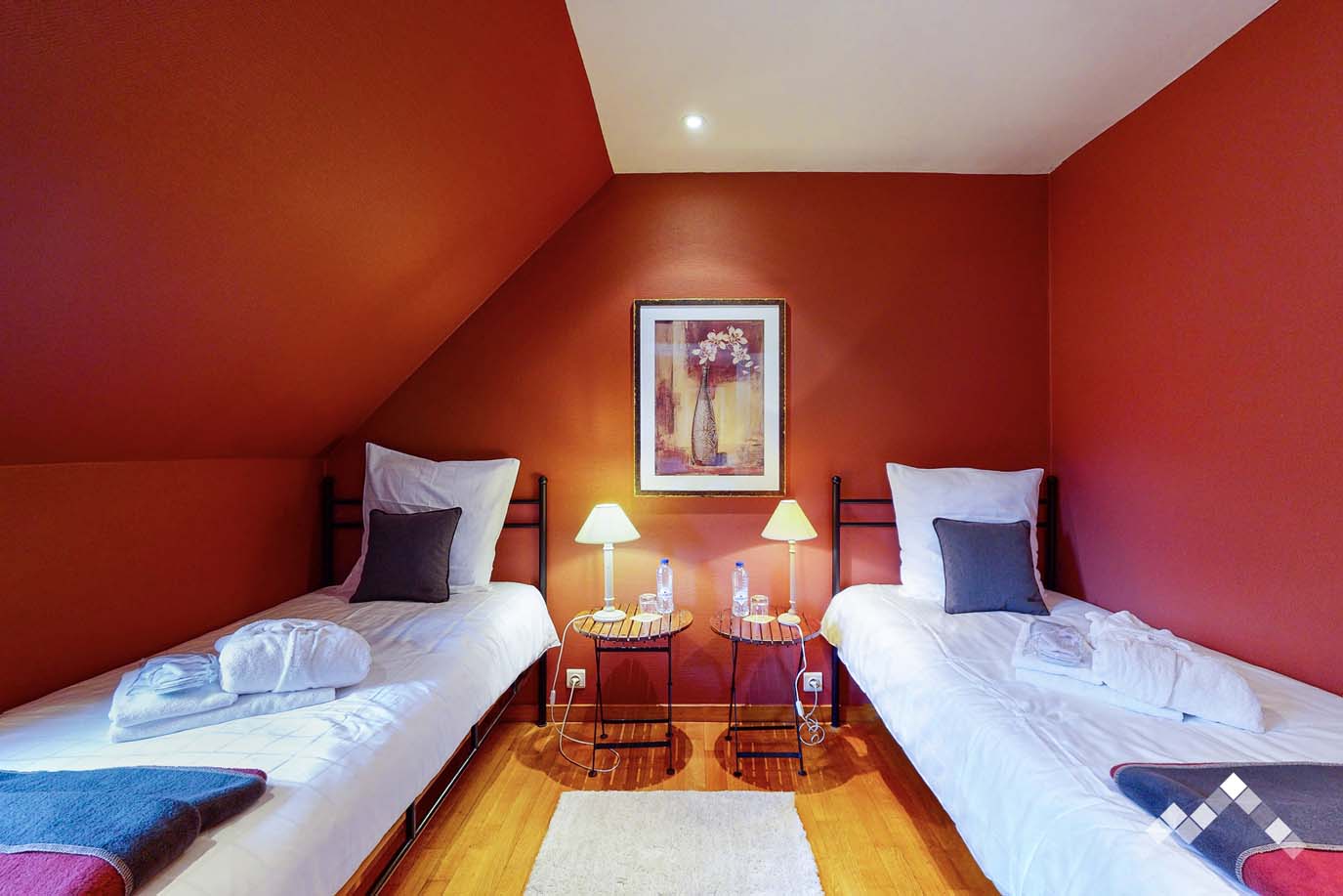 LA DEMEURE DU RUISSEAU (18 pers.) -18