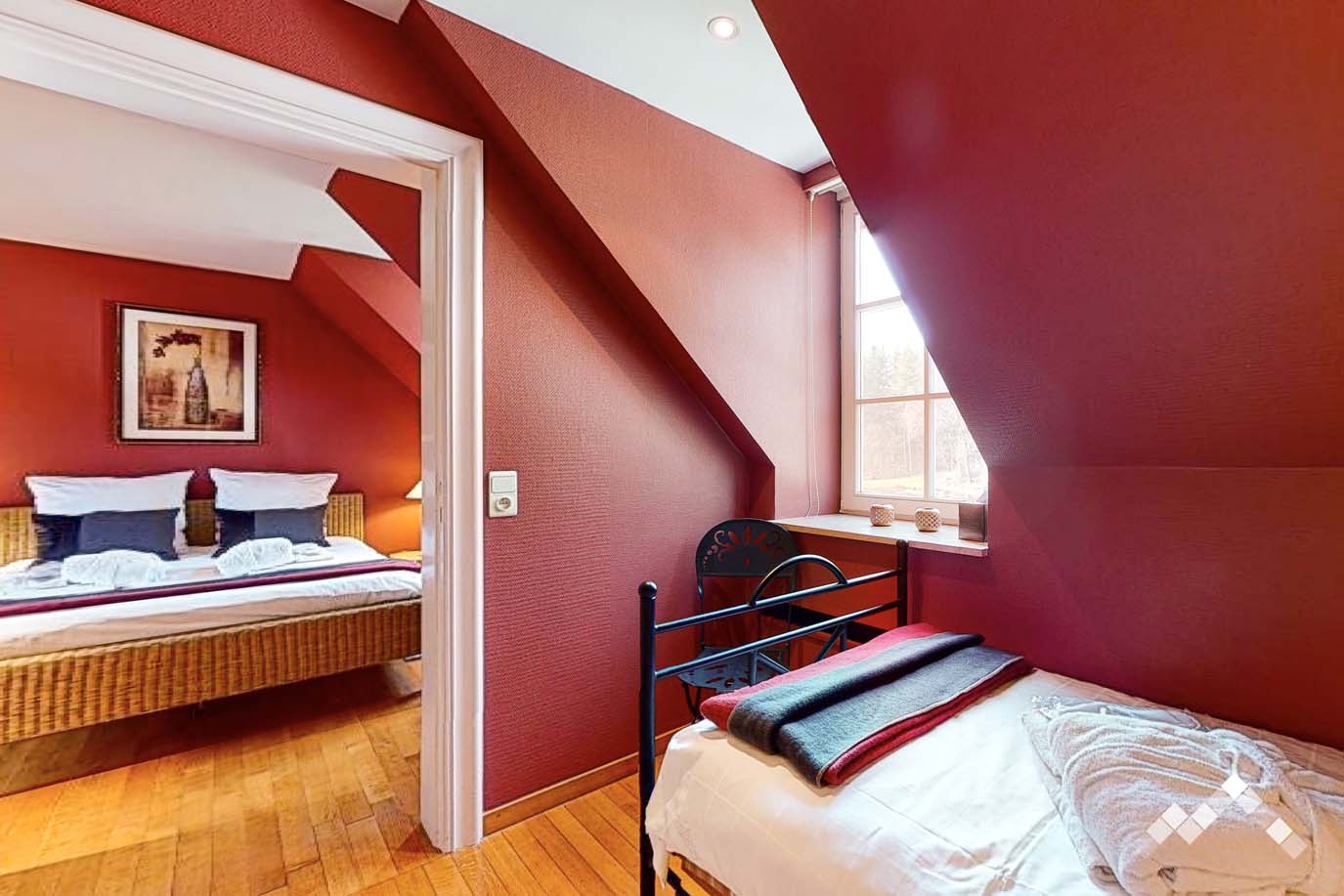 LA DEMEURE DU RUISSEAU (18 pers.) -19