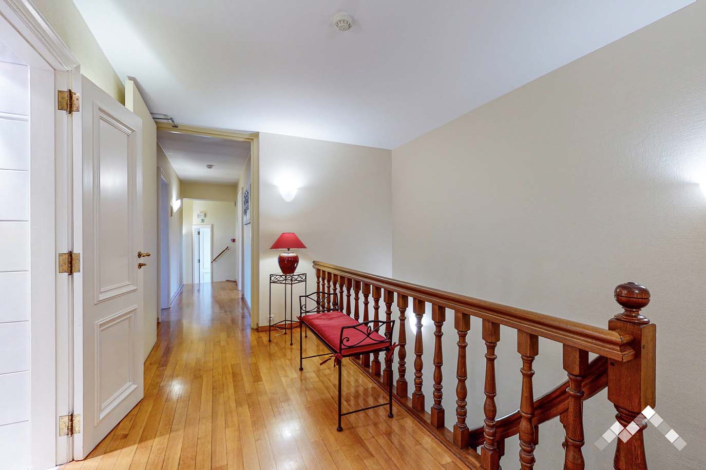 LA DEMEURE DU RUISSEAU (18 pers.) -22