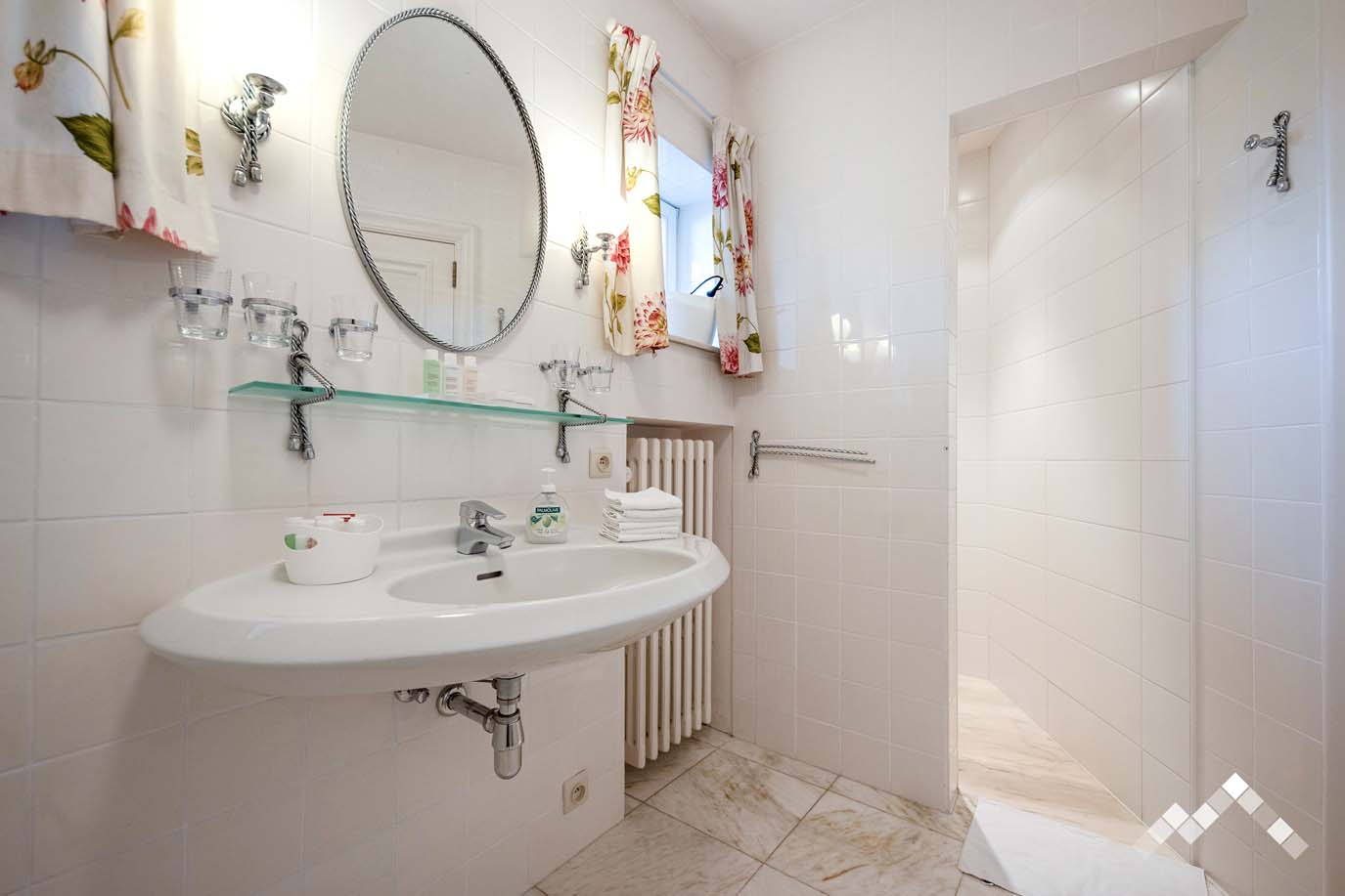 LA DEMEURE DU RUISSEAU (18 pers.) -32