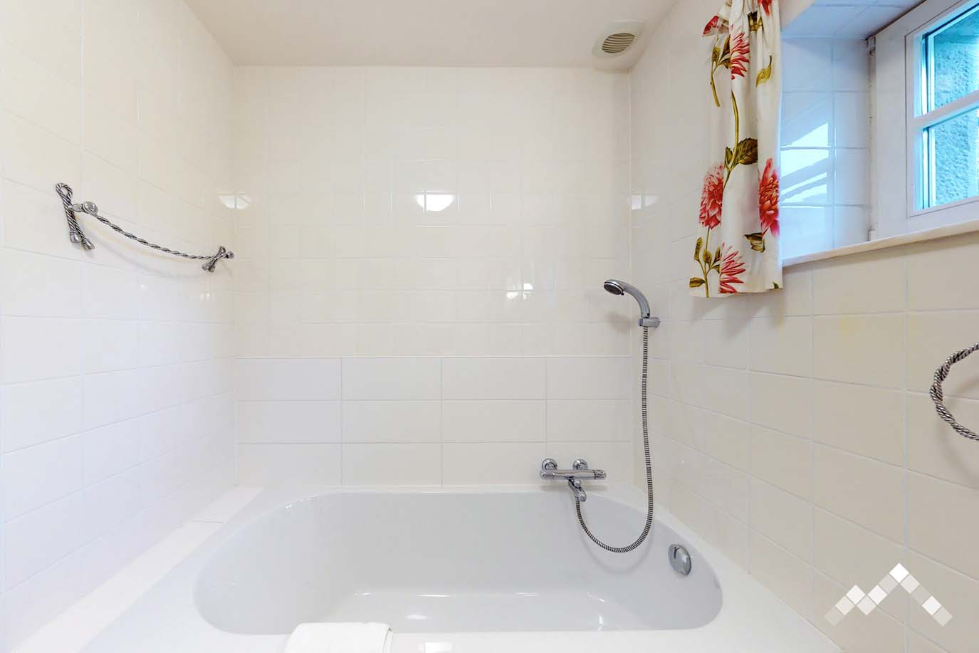 LA DEMEURE DU RUISSEAU (18 pers.) -33