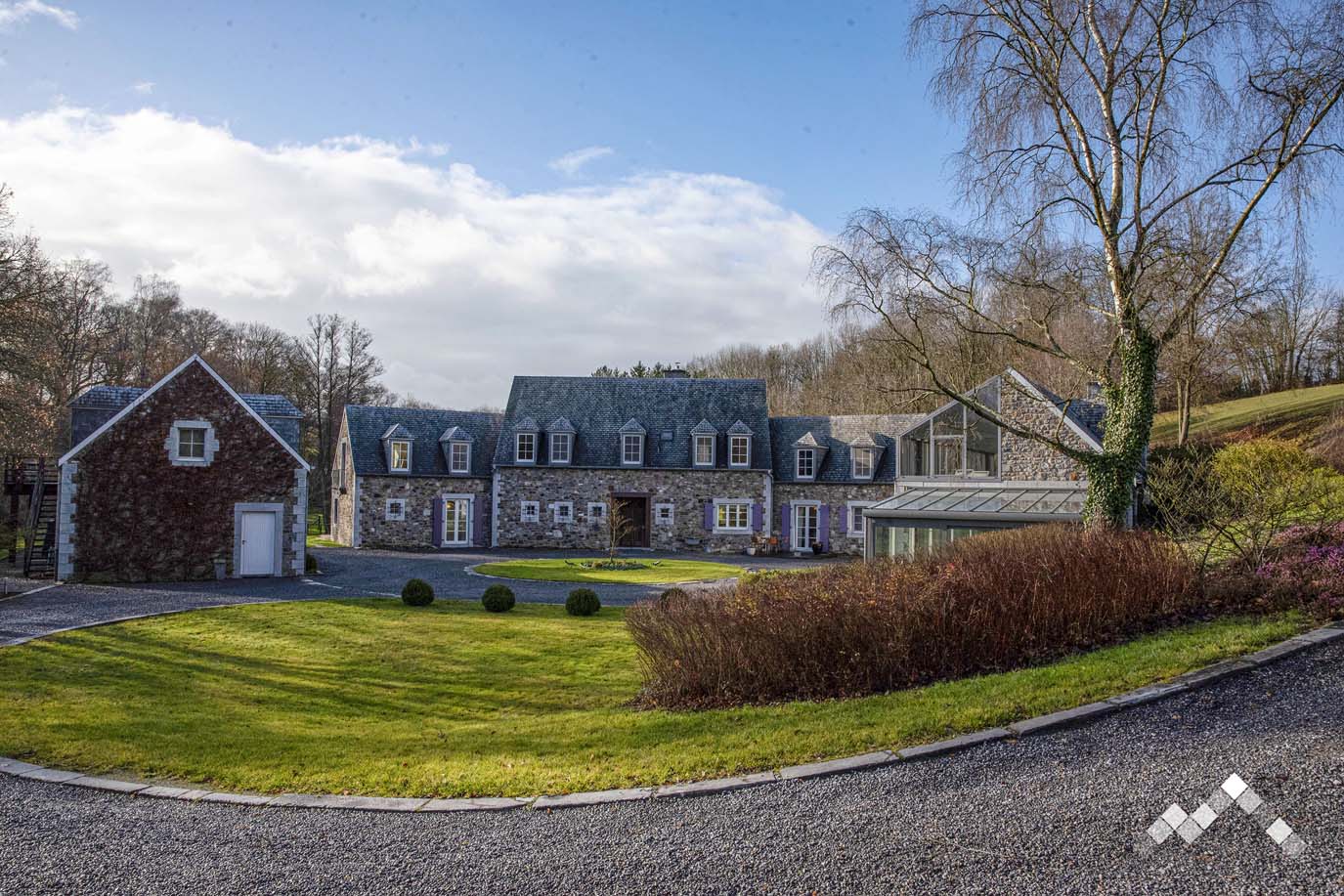 LA DEMEURE DU RUISSEAU (18 pers.) -75