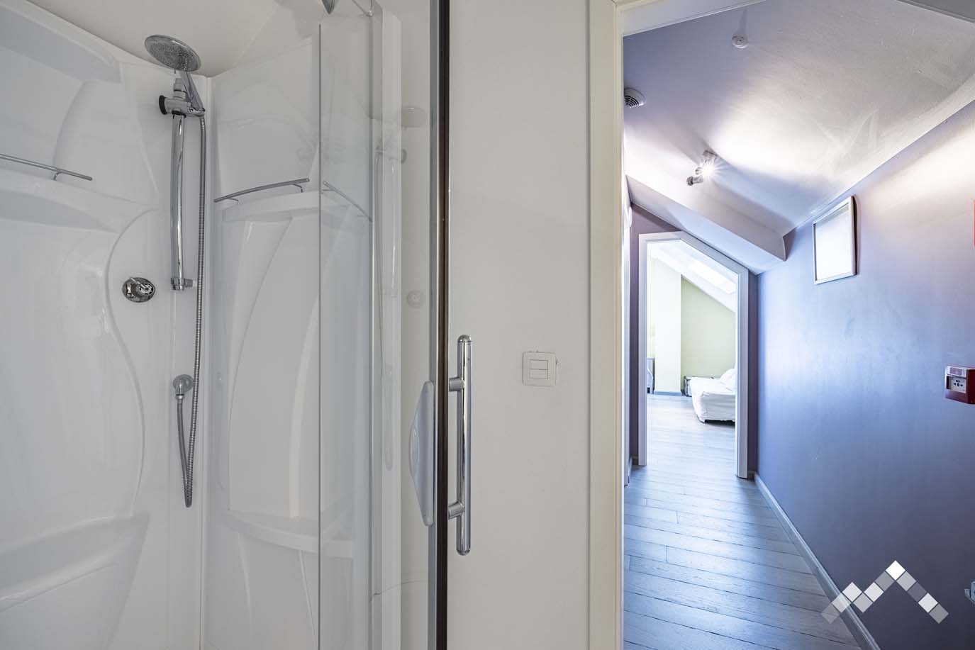 DE MAINS DE MAITRES-21